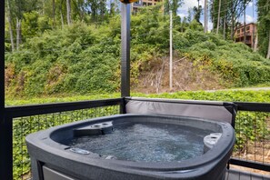 Cabin, 2 Bedrooms | Outdoor spa tub