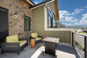 House, 3 Bedrooms | Terrace/patio
