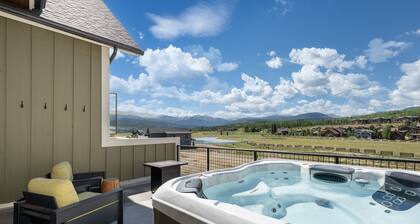 Hay Meadow Lodge 3 Bedroom Townhouse by RedAwning