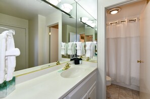 Condo, 3 Bedrooms | Bathroom
