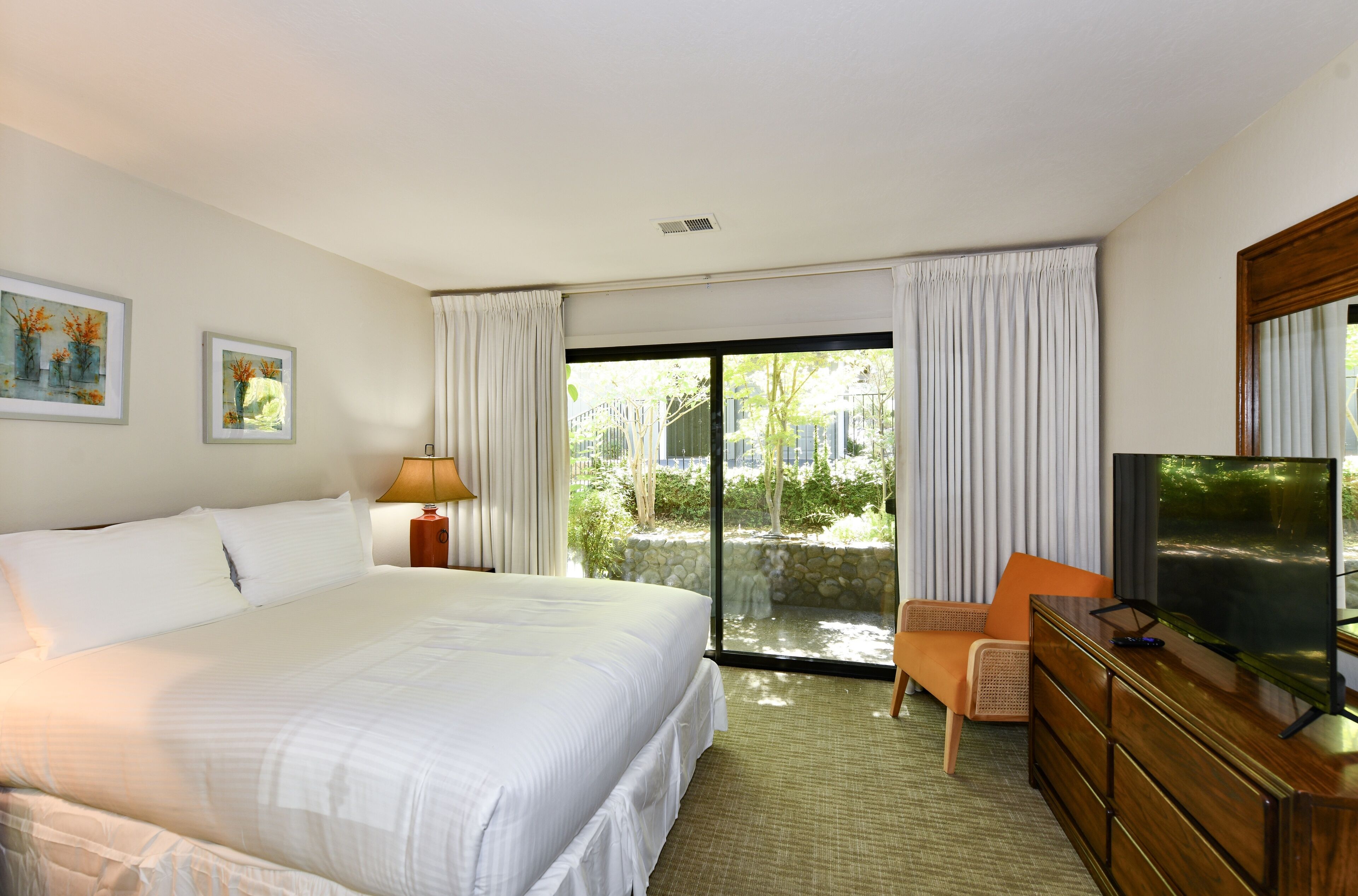 Condo, 3 Bedrooms | 3 bedrooms, free WiFi