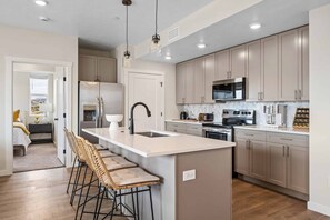 Condo, 2 Bedrooms | Private kitchen | Fridge, oven, coffee/tea maker, toaster - Coco Dunes 2 Bedroom Condo (St. George)