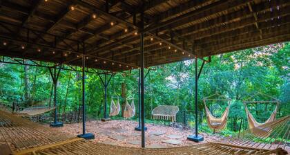 Reduced Rates valentines day sleeps 24 Huge Gameroom Lake View Massage Chair