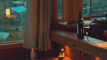 Chalé luxo | 1 quarto, escrivaninha, Wi-Fi de cortesia, roupa de cama