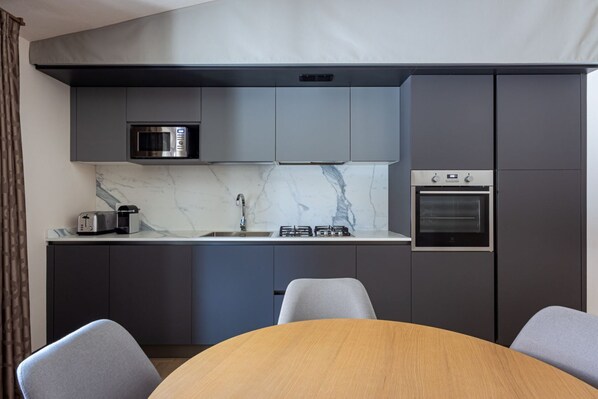 Fridge, microwave, oven, stovetop