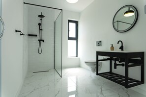 Hair dryer, towels, soap, toilet paper - Villa Grey, spectacular views over all central Dalmatian islands (Vinišće)
