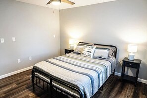 4 Schlafzimmer, Bügeleisen/Bügelbrett, WLAN, Bettwäsche