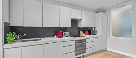 Fridge, microwave, oven, stovetop