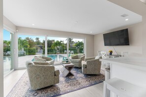 Interior - 3/3-5 Guests-Heated Pool-Waterfront Dock-Redone (Ft. Lauderdale)