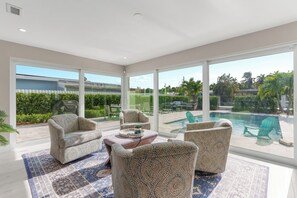 屋内プール、温水プール