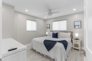 3 camere, una scrivania, ferro/asse da stiro, culla da viaggio