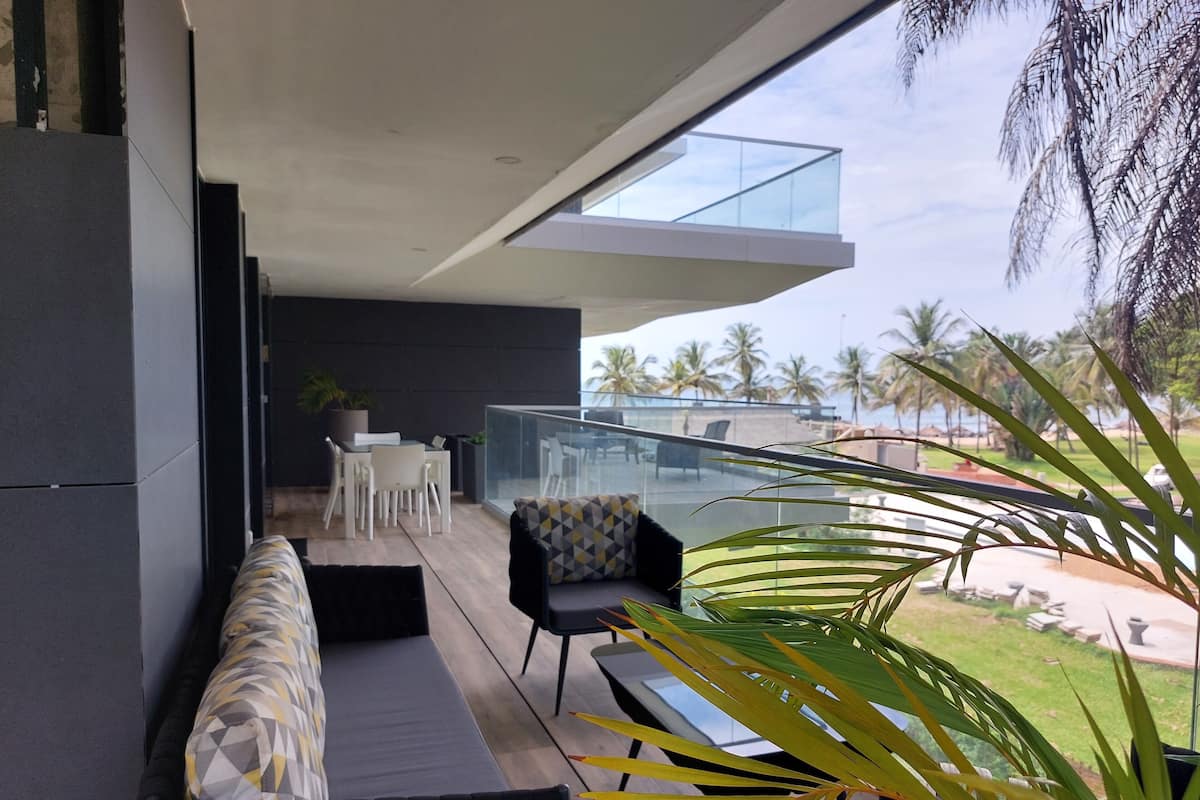 Standard Studio, 1 Queen Bed, Balcony, Partial Ocean View (310) | Balcony view