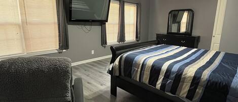 2 bedrooms, iron/ironing board, free WiFi, bed sheets