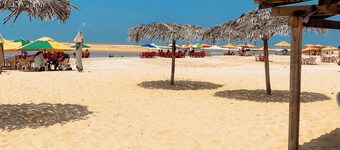 Itacimirim Summer Ville. Your vacation home right on the sand!!