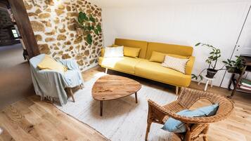 Table football, books, stereo