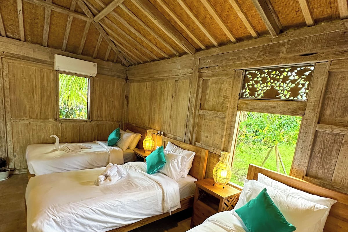 Basic Shared Dormitory | 1 bedroom, free WiFi, bed sheets