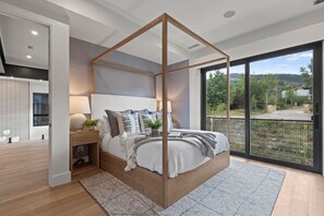 4 habitaciones, escritorio, tabla de planchar con plancha y wifi
