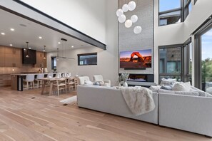 Smart TV y chimenea