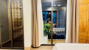 Apartamento panorâmico, 1 cama King, sacada, vista para a cidade