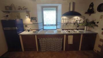 Kühlschrank, Ofen, Herdplatte, Geschirrspüler