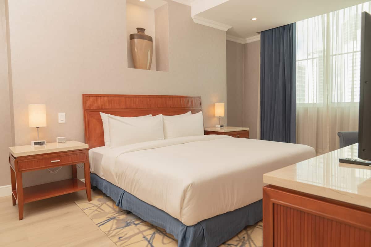 Two Bedroom Suite | 2 Schlafzimmer, hochwertige Bettwaren, Zimmersafe, Schreibtisch