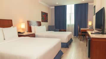 Standard-Doppelzimmer | 2 Schlafzimmer, hochwertige Bettwaren, Zimmersafe, Schreibtisch