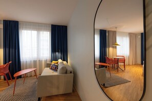 Meja, Wi-fi percuma, cadar katil