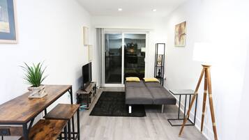 1 bedroom, iron/ironing board, internet, bed sheets