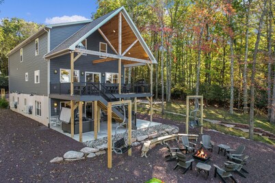 New Luxe! 9BR,7BA, Elevator, Sleeps 30, EV Charger