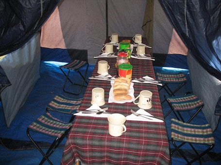 Servicio a la habitación. Lake 69 lodge