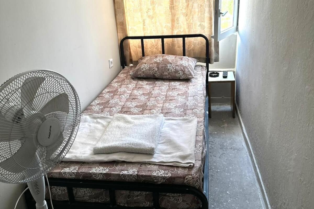 Classic Single Room | Soundproofing, free WiFi