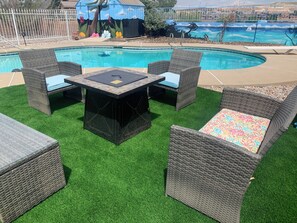 Outdoor pool, a heated pool - Desert Beach House with a Mountain View - Private Pool and Hot Tub! (Rio Rancho)
