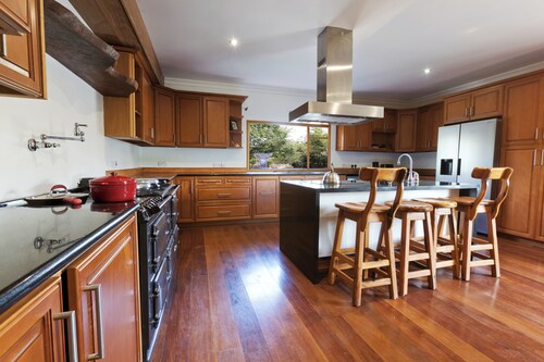 Entire home nested between woods and lakes
8 guests 3 bedrooms 5 beds 3.5 baths