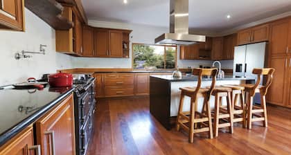 Entire home nested between woods and lakes
8 guests 3 bedrooms 5 beds 3.5 baths