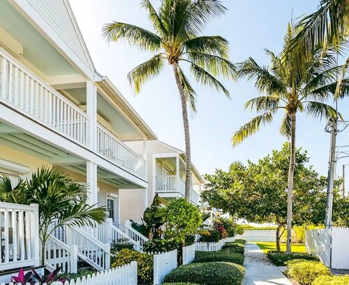 Hawks Cay Island Retreat - Duck Key - Pool & Patio