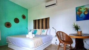 Unclassified image, 2 of 10, button - blue Bocana Hotel (Santa María Huatulco)