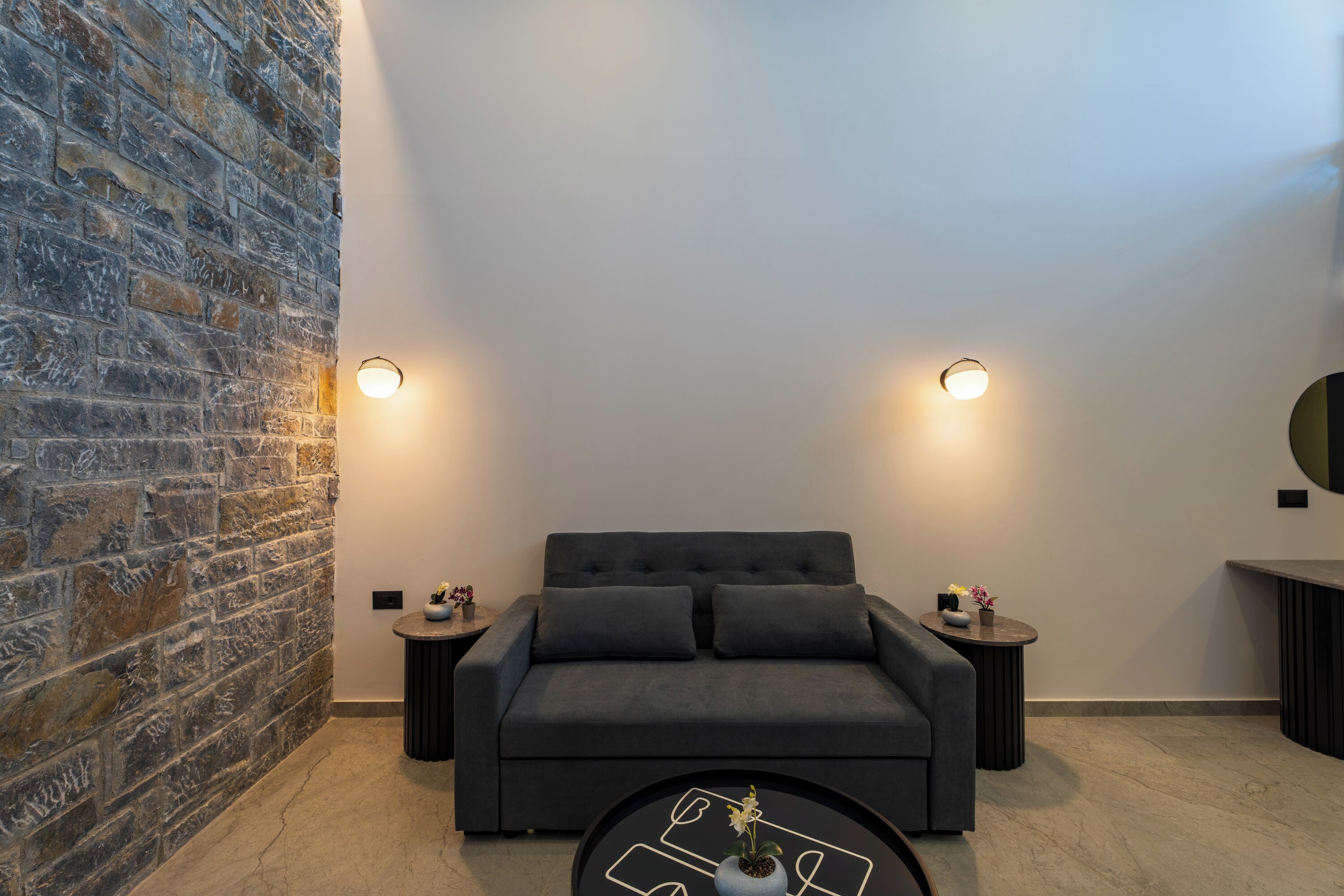 Egyptian cotton sheets, premium bedding, in-room safe, desk