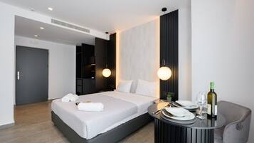 Egyptian cotton sheets, premium bedding, in-room safe, desk