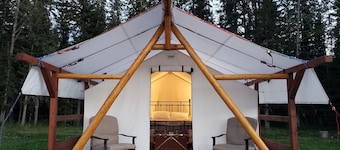 Glamping tent close to the river by Sundre, Alberta