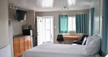 Jackfish Lake Cottages Motel