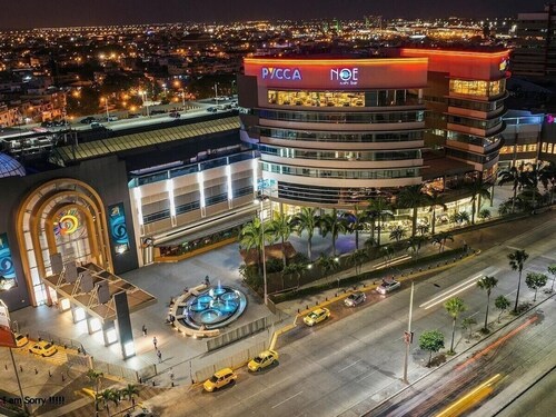 Departamento Torres del Sol Ubicado en la Gran Manzana Contiguo al Hotel Whyndam