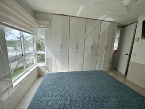 3 habitaciones, tabla de planchar con plancha, wifi y ropa de cama 