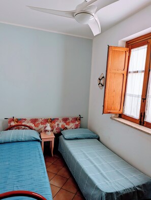 3 Schlafzimmer, Reisekinderbett, Bettwäsche