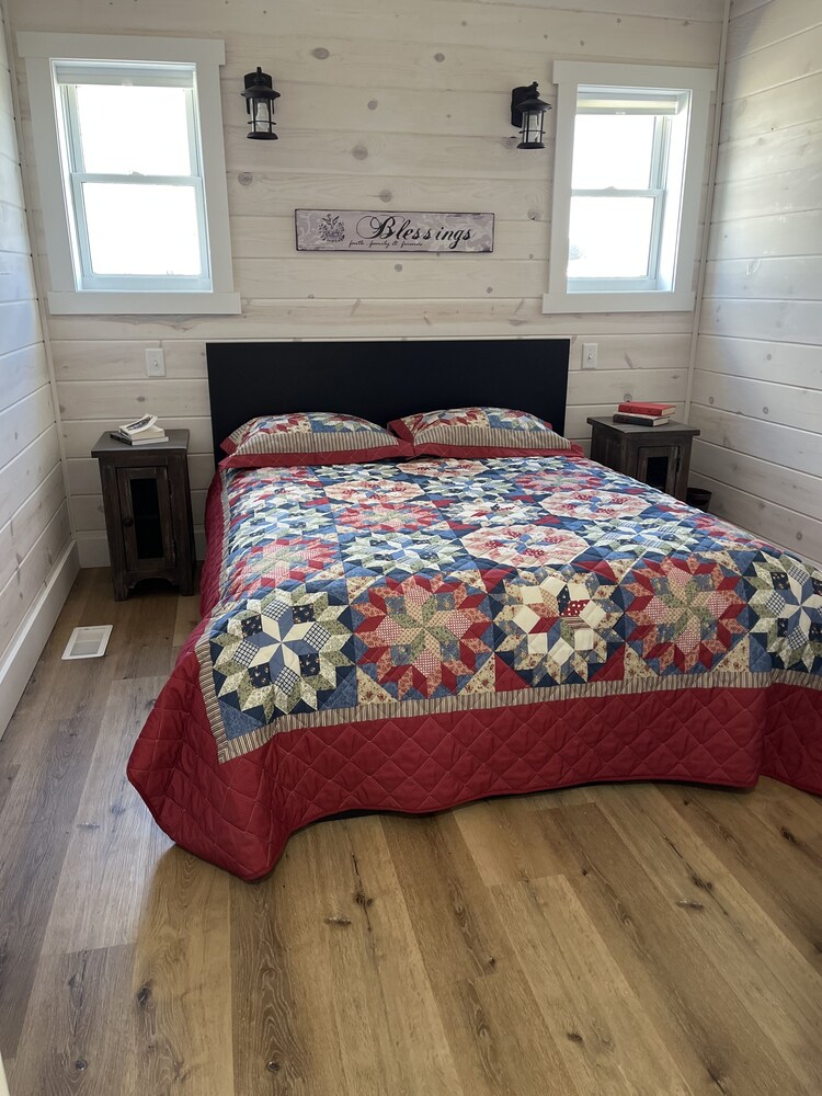 Bed & Breakfast Barn near playground park, trout streams, bike trails