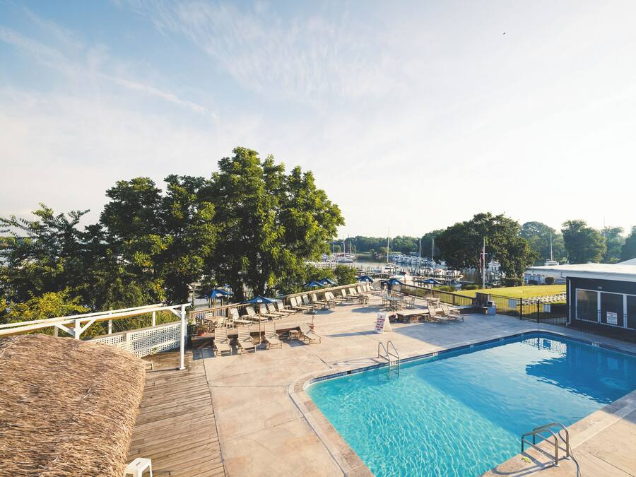 Room, 1 King Bed with Sofa bed, Marina View | 1 bedroom, free WiFi, bed sheets