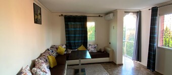 Luxury apartment with views of Oasis, air conditioning and quiet