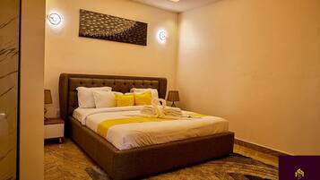 1 slaapkamer, een kluis op de kamer, een strijkplank/strijkijzer