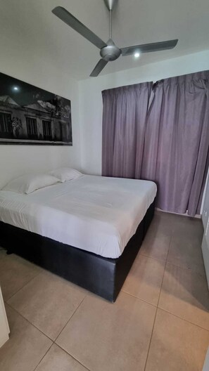 1 chambre, fer et planche à repasser, Wi-Fi gratuit, draps fournis