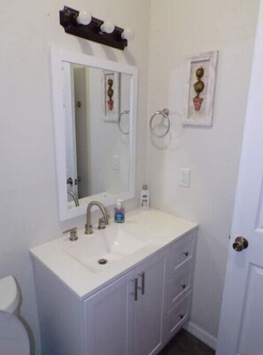 Hair dryer, towels, soap, shampoo - "Old Florida" Getaway
 (Arcadia)