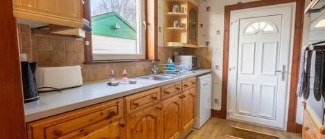 Køleskab, mikrobølgeovn, ovn, opvaskemaskine